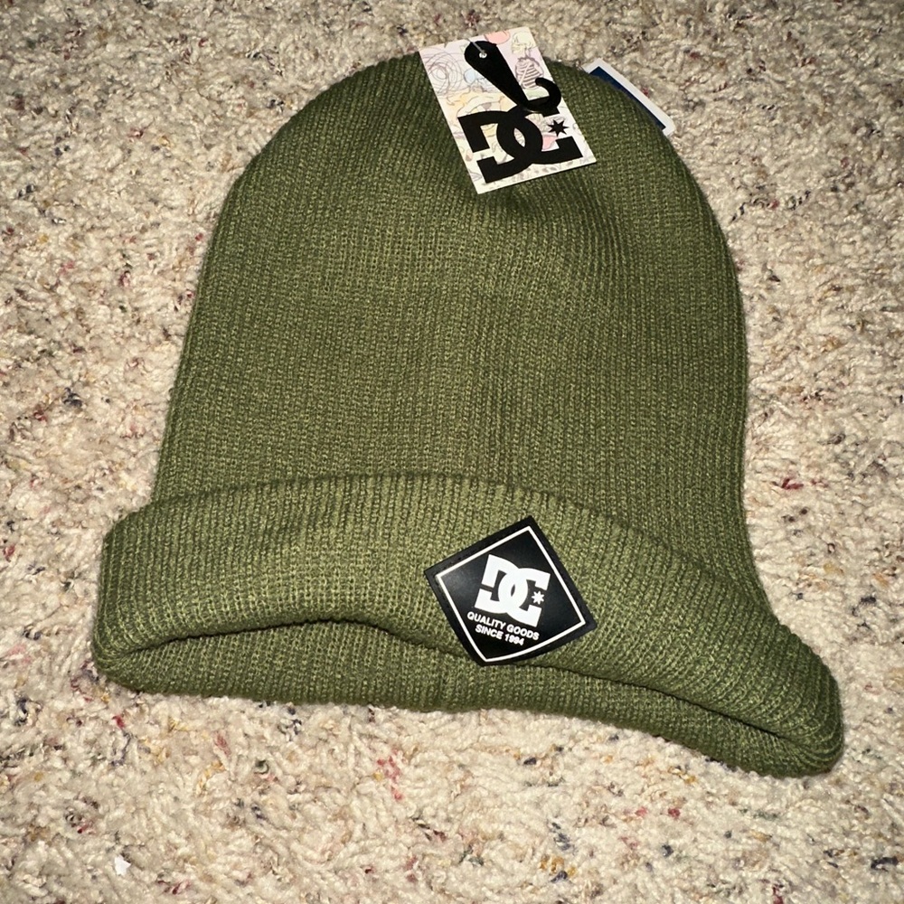 Green hat warm cozy beanie dc 💚